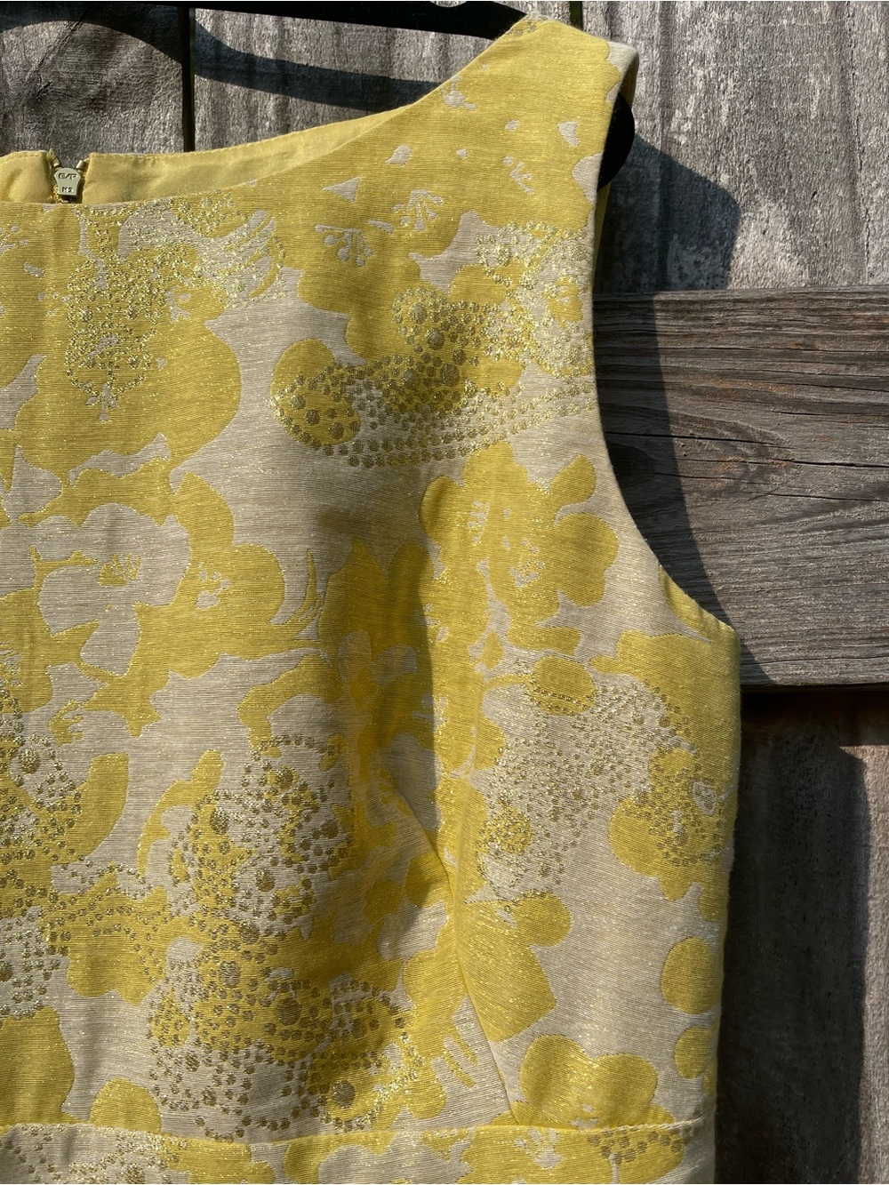 T Tahari Yellow Brocade Dress with Metallic Gold highlights Sz 10 - Picture 5 of 13